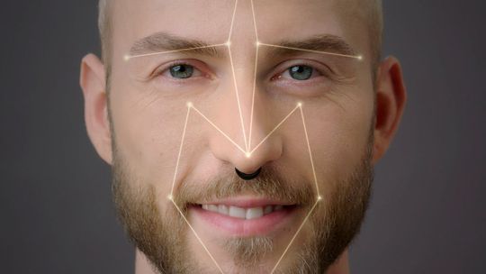 Verbesserte 2D-Gesichtserkennung: Osram Opto Semiconductor hat das unerwünschte Red Glow mit der Synios P2720 reduziert. Verbesserte 2D-Gesichtserkennung: Osram Opto Semiconductor hat das unerwünschte Red Glow mit der Synios P2720 reduziert.