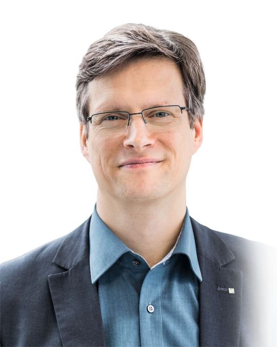 Dr. med. Urs Schneider, Bereichsleiter der Medizin- und Bioproduktionstechnik und Abteilungsleiter „Biomechatronische Systeme“ am Fraunhofer IPA: „Die neue Konferenz findet parallel zur Medtec Europe in Stuttgart statt – also im Herzen von Baden Württemberg, der bedeutendsten Region für die Produktion von Medizintechnik in Europa.“ Dr. med. Urs Schneider, Bereichsleiter der Medizin- und Bioproduktionstechnik und Abteilungsleiter „Biomechatronische Systeme“ am Fraunhofer IPA: „Die neue Konferenz findet parallel zur Medtec Europe in Stuttgart statt – also im Herzen von Baden Württemberg, der bedeutendsten Region für die Produktion von Medizintechnik in Europa.“