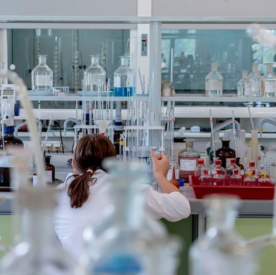 Die Forscher wollen eine Art Nitrogenase nachbauen. Die Forscher wollen eine Art Nitrogenase nachbauen.