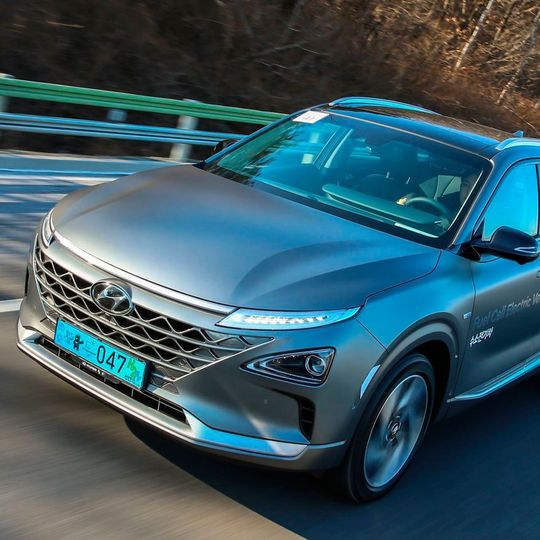 Hyundai setzt mit dem Nexo weiter auf den Wasserstoffantrieb. Hyundai setzt mit dem Nexo weiter auf den Wasserstoffantrieb.