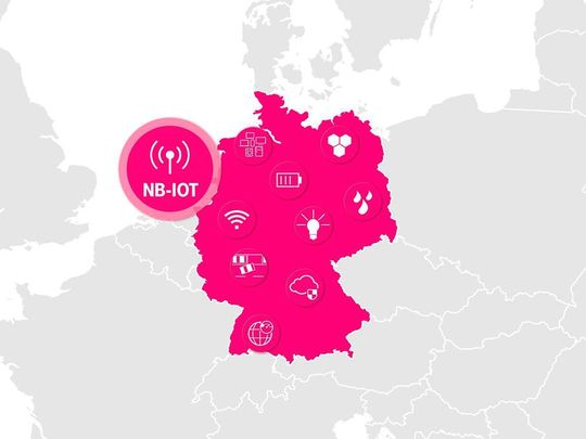 Mit den Servicepaketen für NarrowBand IoT (NB-IoT) baut die Telekom die Verfügbarkeit der schmalbandigen IoT-Netze in Deutschland aus. Damit möchte das Unternehmen die Weichen stellen für den 5G-Kommunikationsstandard, der 2020 an den Start gehen soll. Mit den Servicepaketen für NarrowBand IoT (NB-IoT) baut die Telekom die Verfügbarkeit der schmalbandigen IoT-Netze in Deutschland aus. Damit möchte das Unternehmen die Weichen stellen für den 5G-Kommunikationsstandard, der 2020 an den Start gehen soll.