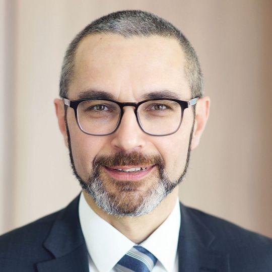 Gerade in Zeiten einer neuen Gebührenordnung wünscht sich Anton Blöth Termintreue, Transparenz und Tempo seitens der DAkkS. Gerade in Zeiten einer neuen Gebührenordnung wünscht sich Anton Blöth Termintreue, Transparenz und Tempo seitens der DAkkS.