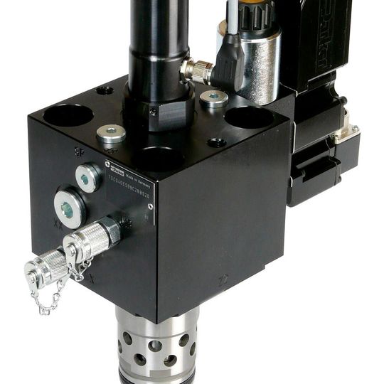 Das Hochleistungs-Proportionaldrosselventil TDC mit integrierter Elektronik und lagegeregelter Hauptstufe zur Steuerung hoher Volumenströme. Das Hochleistungs-Proportionaldrosselventil TDC mit integrierter Elektronik und lagegeregelter Hauptstufe zur Steuerung hoher Volumenströme.