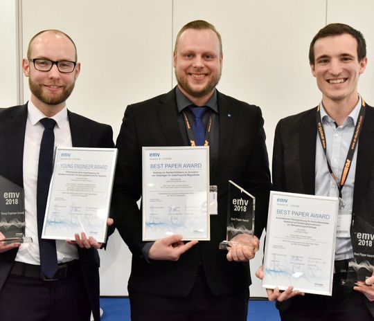 Die Gewinner, von links nach rechts: Andreas Bendicks, Maik Rogowski, Denis Müller, Dr. Bastian Arndt (nicht anwesend) Die Gewinner, von links nach rechts: Andreas Bendicks, Maik Rogowski, Denis Müller, Dr. Bastian Arndt (nicht anwesend)
