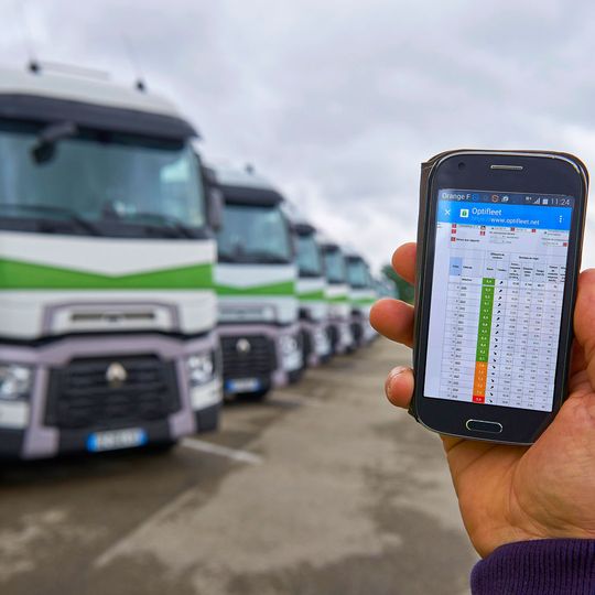 Das Flottenmanagementsystem Optifleet ist ab sofort auch als App für mobile Endgeräte erhältlich. Das Flottenmanagementsystem Optifleet ist ab sofort auch als App für mobile Endgeräte erhältlich.