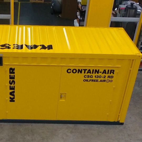 Liefert ölfrei verdichtete Druckluft und ist mobil: die Contain-Air-Druckluftstation. Liefert ölfrei verdichtete Druckluft und ist mobil: die Contain-Air-Druckluftstation.