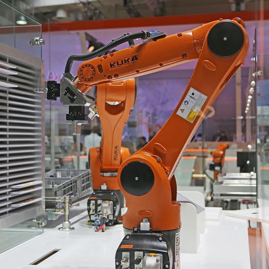 Laut dem zum vierten Mal erhobenen Deutschen Industrie 4.0 Index interessieren sich die Unternehmen für Transparenz und Effizienz, vorwiegend in der Produktion. Laut dem zum vierten Mal erhobenen Deutschen Industrie 4.0 Index interessieren sich die Unternehmen für Transparenz und Effizienz, vorwiegend in der Produktion.