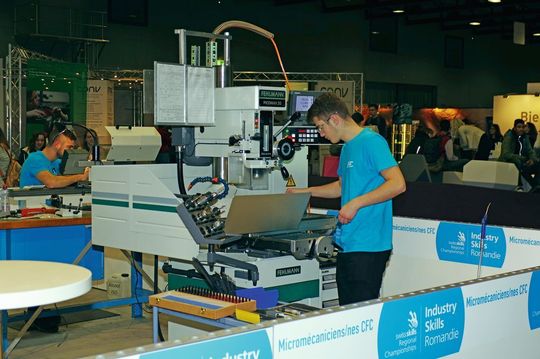 Bepog, Mecaforma, de nombreuses actions poussent la jeune génération à embrasser une formation technique. Cela suffira-t-il à combler les manques de main d'oeuvre dans l'industrie ou faudra-t-il trouver des compétences ailleurs ? Bepog, Mecaforma, de nombreuses actions poussent la jeune génération à embrasser une formation technique. Cela suffira-t-il à combler les manques de main d'oeuvre dans l'industrie ou faudra-t-il trouver des compétences ailleurs ?