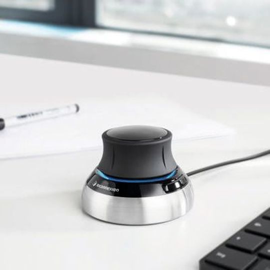 Die Space Mouse Compact von 3D-Connexion bietet intuitive 3D-Navigation und komfortable 3D-Design-Prüfung. Die Space Mouse Compact von 3D-Connexion bietet intuitive 3D-Navigation und komfortable 3D-Design-Prüfung.