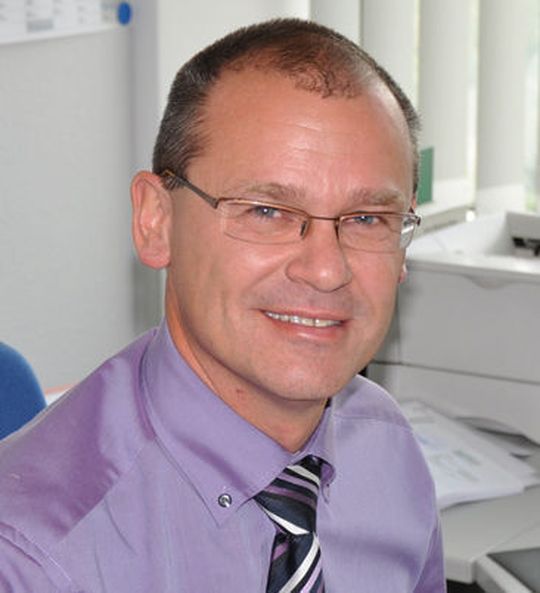 Wolfgang Thomaschitz ist der Leiter Competence Center Personalbetreuung beim TÜV Rheinland. Wolfgang Thomaschitz ist der Leiter Competence Center Personalbetreuung beim TÜV Rheinland.