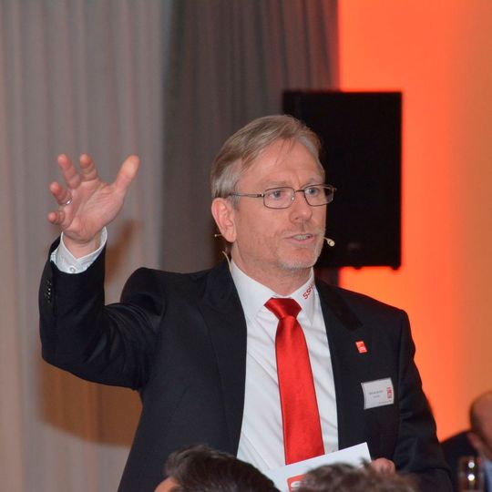 Michael Jänchen will Kunden und Sachverständigenbüros mit auf die Reise ins digitale Zeitalter nehmen. Michael Jänchen will Kunden und Sachverständigenbüros mit auf die Reise ins digitale Zeitalter nehmen.
