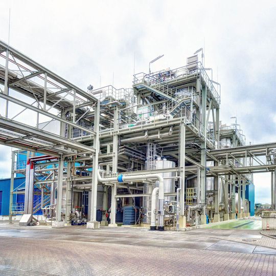 Die neu errichtete Membranelektrolyseanlage in Ibbenbühren wurde von CAC erstmalig in Deutschland umgesetzt. Die neu errichtete Membranelektrolyseanlage in Ibbenbühren wurde von CAC erstmalig in Deutschland umgesetzt.