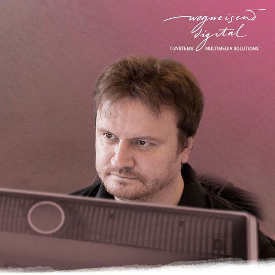Thomas Haase ist Penetrationstester in den Bereichen Web, Mobile und Embedded Security. Thomas Haase ist Penetrationstester in den Bereichen Web, Mobile und Embedded Security.