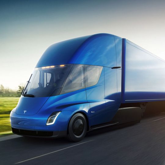 Tesla liegen für den Semi nach eigenen Angaben knapp 300 Bestellungen vor. Tesla liegen für den Semi nach eigenen Angaben knapp 300 Bestellungen vor.