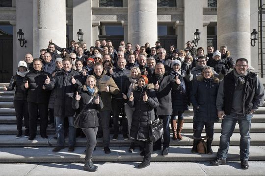 Die ausgezeichneten Händler freuten sich in München über die Ehrung. Zum Vergrößern bitte anklicken.