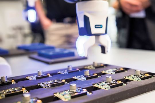 SINDEX est la vitrine des prestations et produits des domaines de l’automatisation, de la technique des fluides, de l’électrotechnique et des domaines liés.