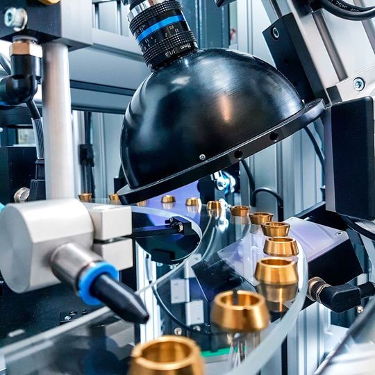 Die modular aufgebauten Prüfzellen von Vester Elektronik sind in ihrer Gesamtkonzeption auf die Erfordernisse einer modernen Fabrikation ausgerichtet. Die auf unterschiedliche Teile flexibel veränderbaren Prüfzellen ermäglichen hohen Durchsatz und Sicherheit in der Prüf- und Sortierfunktion. Die modular aufgebauten Prüfzellen von Vester Elektronik sind in ihrer Gesamtkonzeption auf die Erfordernisse einer modernen Fabrikation ausgerichtet. Die auf unterschiedliche Teile flexibel veränderbaren Prüfzellen ermäglichen hohen Durchsatz und Sicherheit in der Prüf- und Sortierfunktion.