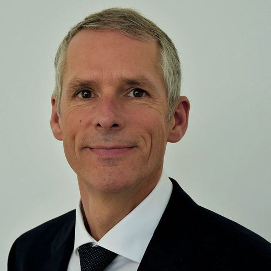 Dietmar Weik, 50, ist neuer Geschäftsführer Vertrieb und Marketing sowie Mitglied der Geschäftsleitung bei Tox Pressotechnik. Dietmar Weik, 50, ist neuer Geschäftsführer Vertrieb und Marketing sowie Mitglied der Geschäftsleitung bei Tox Pressotechnik.