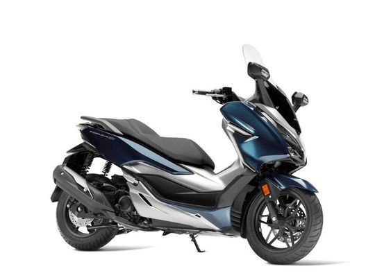 Der neue Honda Forza 300 ist erst im Herbst in Deutschland erhältlich. Der neue Honda Forza 300 ist erst im Herbst in Deutschland erhältlich.