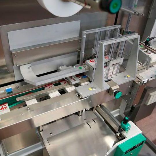 The company states that the new FA 04 machine can handle a production flow of 500 cartons per minute, arranged in 50 bundles of 10 cartons. The company states that the new FA 04 machine can handle a production flow of 500 cartons per minute, arranged in 50 bundles of 10 cartons.