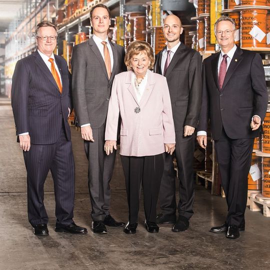 Die Unternehmerfamilie Andreas Lapp, Matthias Lapp, Ursula Ida Lapp, Alexander Lapp und Siegbert Lapp. Die Unternehmerfamilie Andreas Lapp, Matthias Lapp, Ursula Ida Lapp, Alexander Lapp und Siegbert Lapp.