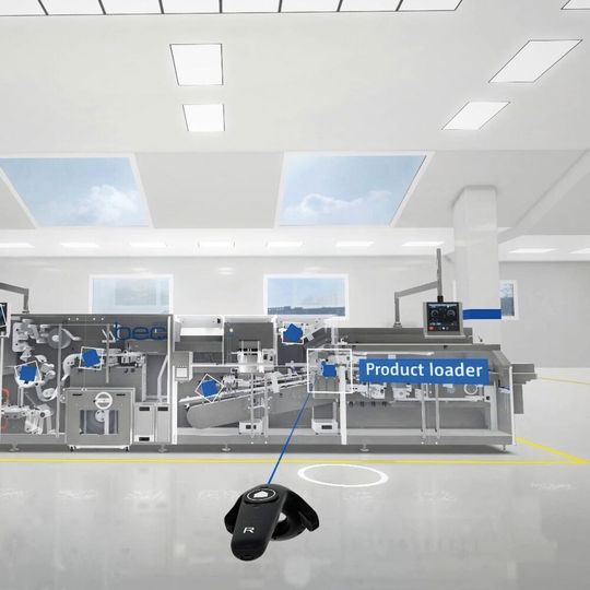 Für die VR-Trainingsanwendung haben die Uhlmann Ingenieure eine eine realistische Produktionsumgebung gestaltet. Für die VR-Trainingsanwendung haben die Uhlmann Ingenieure eine eine realistische Produktionsumgebung gestaltet.
