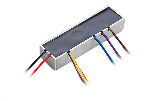 Doppelt geschützt sitzt die Elektronik der Steuerung in einem stabilen Gehäuse aus Aluminium und ist zusätzlich noch mit Silikon vergossen. Doppelt geschützt sitzt die Elektronik der Steuerung in einem stabilen Gehäuse aus Aluminium und ist zusätzlich noch mit Silikon vergossen.