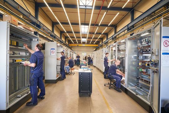Der Steuerungs- und Schaltanlagenbau bei ATR Industrie-Elektronik in Krefeld kann Anlagen, die in den USA in Betrieb gehen sollen, im Haus nach UL zertifizieren.