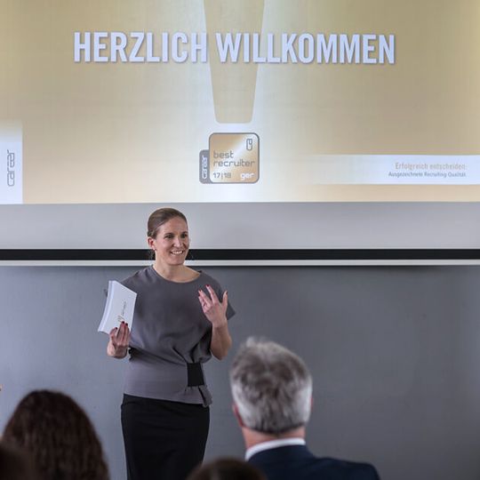 Zum sechsten Mal in Folge stand die Recruiting-Qualität der größten Arbeitgeber Deutschlands auf dem Prüfstand. Zum sechsten Mal in Folge stand die Recruiting-Qualität der größten Arbeitgeber Deutschlands auf dem Prüfstand.