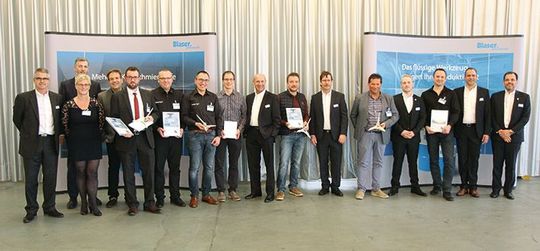 Blaser Swisslube prämiert den Kunden mit dem optimalsten Einsatz von Kühlschmierstoff. Die Erfolge reichen z.B. von der Erhöhung der Werkzeugstandzeit um 30 Prozent oder der Verbesserung der Maschinensauberkeit. Im Bild die Gewinner. Blaser Swisslube prämiert den Kunden mit dem optimalsten Einsatz von Kühlschmierstoff. Die Erfolge reichen z.B. von der Erhöhung der Werkzeugstandzeit um 30 Prozent oder der Verbesserung der Maschinensauberkeit. Im Bild die Gewinner.