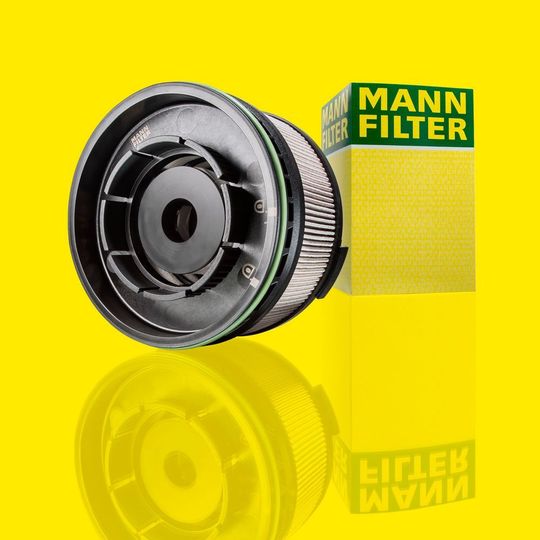 Die Kraftstofffiltereinsätze PU 11 001 z und PU 11 002 z sitzen mit einem Bajonettanschluss im Filtergehäuse.