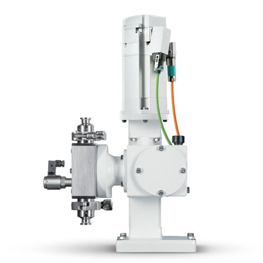 Auf der Hannover Messe 2018 stellt Lewa eine neue Weitbereichsdrehzahlregelung für die bewährte Ecodos-Pumpenserie vor, mit der es möglich ist, eine Hubzahl von 1 bis 210 Hüben pro Minute zu erzielen, ohne dabei auch die Hublänge verändern zu müssen Auf der Hannover Messe 2018 stellt Lewa eine neue Weitbereichsdrehzahlregelung für die bewährte Ecodos-Pumpenserie vor, mit der es möglich ist, eine Hubzahl von 1 bis 210 Hüben pro Minute zu erzielen, ohne dabei auch die Hublänge verändern zu müssen