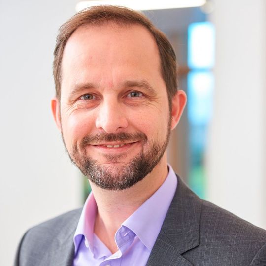 "We believe that effective R&D aiming for breakthrough solutions requires collaboration across the value chain," says Peter Nieuwenhuizen, Chief Technology Officer of Akzo Nobel. "We believe that effective R&D aiming for breakthrough solutions requires collaboration across the value chain," says Peter Nieuwenhuizen, Chief Technology Officer of Akzo Nobel.