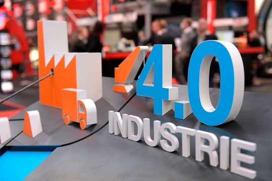 Schlüsseltechnologie: Der zukünftige Mobilfunkstandard 5G wird für Entwicklungen wie Industrie 4.0 eine entscheidende Rolle spielen. Schlüsseltechnologie: Der zukünftige Mobilfunkstandard 5G wird für Entwicklungen wie Industrie 4.0 eine entscheidende Rolle spielen.