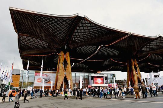 Der Still-Pavillon auf dem Freigelände war während der Cemat 2016 ein angesagter Treffpunkt für viele Besucher.