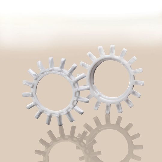 Aus der Hochleistungskeramik A100 hergestellte Fadenführer für die Textilmaschinenindustrie. Aus der Hochleistungskeramik A100 hergestellte Fadenführer für die Textilmaschinenindustrie.
