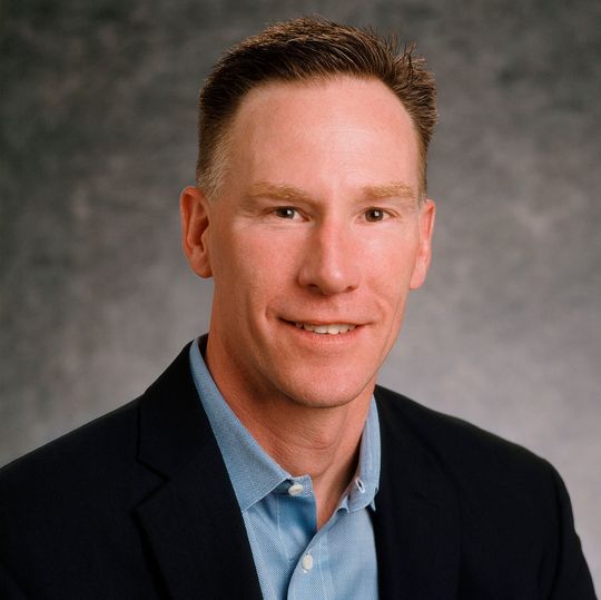 Präsident von Wind River: Jim Douglas wird auch nach der Herauslösung des unternehmens aus Intel weiter die Geschicke der Softwarefirma lenken. Präsident von Wind River: Jim Douglas wird auch nach der Herauslösung des unternehmens aus Intel weiter die Geschicke der Softwarefirma lenken.