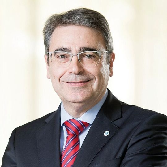 Jose Miguel Lopez Ascaso trägt als Vice President und General Manager die Führungsverantwortung für die gesamte Region Power Solutions EMEA. Jose Miguel Lopez Ascaso trägt als Vice President und General Manager die Führungsverantwortung für die gesamte Region Power Solutions EMEA.