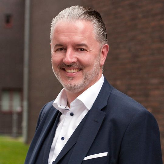 Der Autor: Daniel Metzger ist Regional Vice President Central & Eastern Europe bei Der Autor: Daniel Metzger ist Regional Vice President Central & Eastern Europe bei
