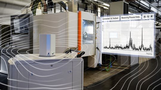 Ein Sensor überträgt die Schwingungsspektren der Blisks via 5G mit Latenzen von bis zu einer Millisekunde an eine Software. Ein Sensor überträgt die Schwingungsspektren der Blisks via 5G mit Latenzen von bis zu einer Millisekunde an eine Software.