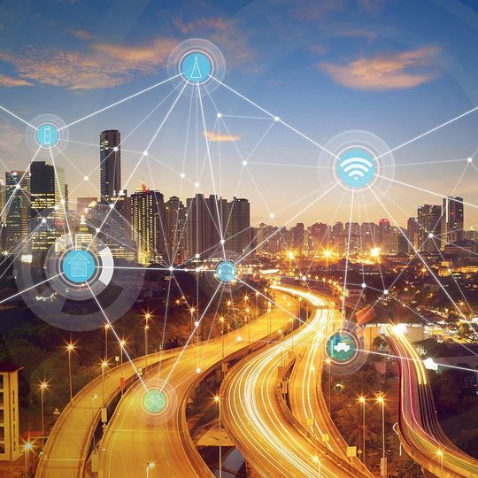Bis 2050 sollen 80 % der Weltbevölkerung in Städten wohnen. Um die damit verbundenen Anforderungen an die Technik zu erfüllen, soll die Künstliche Intelligenz eine Schlüsselrolle spielen. Bis 2050 sollen 80 % der Weltbevölkerung in Städten wohnen. Um die damit verbundenen Anforderungen an die Technik zu erfüllen, soll die Künstliche Intelligenz eine Schlüsselrolle spielen.