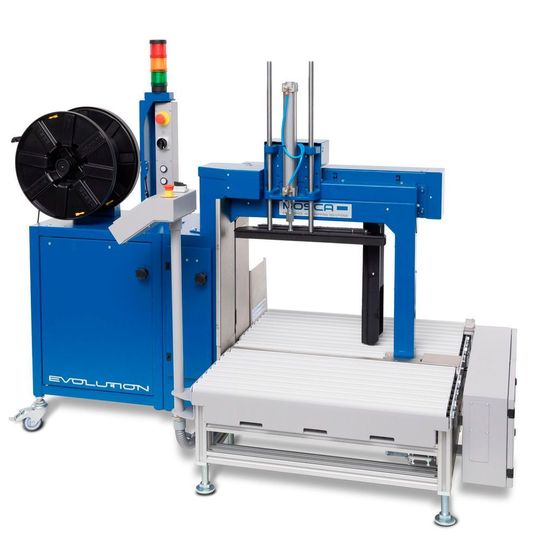 Die Evolution Sonixs MS-6 ist Mosca zufolge bestens für die Umreifung niedrig transportierter und schwerer Produkte gerüstet. Die Evolution Sonixs MS-6 ist Mosca zufolge bestens für die Umreifung niedrig transportierter und schwerer Produkte gerüstet.