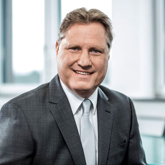 „Unser Messestand auf der Tube soll für unsere aktiven Kunden eine Kommunikationsplattform darstellen. Darüber hinaus freuen wir uns über Neukunden, mit denen wir gerne für gemeinsame Projekte in Gesprächen Lösungen entwickeln“, so Sales Director Roland Flach. „Unser Messestand auf der Tube soll für unsere aktiven Kunden eine Kommunikationsplattform darstellen. Darüber hinaus freuen wir uns über Neukunden, mit denen wir gerne für gemeinsame Projekte in Gesprächen Lösungen entwickeln“, so Sales Director Roland Flach.
