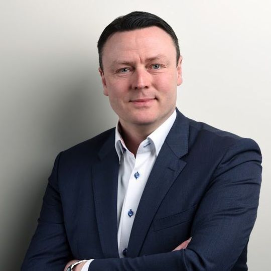 Der ausgewiesene Branchenkenner Jörg Hartmann verstärkt das Vertriebsteam von AOC und MMD. Der ausgewiesene Branchenkenner Jörg Hartmann verstärkt das Vertriebsteam von AOC und MMD.
