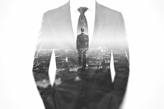 Führung im Wandel: Wie blicken Sie auf die Veränderungen durch die zunehmende Komplexität und Digitalisierung? Mit Optimismus oder einem unguten Gefühl? Führung im Wandel: Wie blicken Sie auf die Veränderungen durch die zunehmende Komplexität und Digitalisierung? Mit Optimismus oder einem unguten Gefühl?