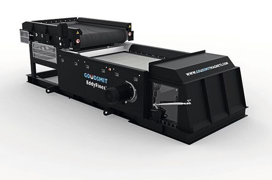 Neu ist eine schwarze Ausführung des Eddy Fines 38HI Eddy-Current-Abscheiders: Dieser entfernt NE-Fraktionen ab 0,5 mm aus u.a. Verbrennungsschlackenströmen. Neu ist eine schwarze Ausführung des Eddy Fines 38HI Eddy-Current-Abscheiders: Dieser entfernt NE-Fraktionen ab 0,5 mm aus u.a. Verbrennungsschlackenströmen.