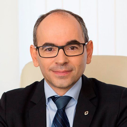 Yves Caracatzanis wird zum 1. Juni 2018 neuer Chief Executive Officer der Renault-Tochter Avtovaz (Lada). Yves Caracatzanis wird zum 1. Juni 2018 neuer Chief Executive Officer der Renault-Tochter Avtovaz (Lada).