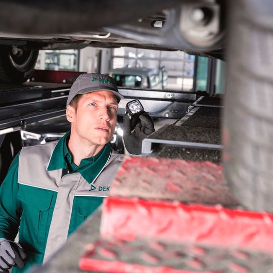 Ab Mai gibt es bei der HU die Kategorie „Gefährlicher Mangel“, die nur die direkte Fahrt zur Reparatur oder nach Hause als vertretbar ansieht. Ab Mai gibt es bei der HU die Kategorie „Gefährlicher Mangel“, die nur die direkte Fahrt zur Reparatur oder nach Hause als vertretbar ansieht.
