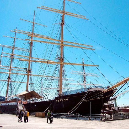Die Peters Werft restauriert mit der mehr als ein Jahrhundert alten „Peking“ ein Segelschiff für das Hamburger Hafenmuseum. Dabei, heißt es, setzt die Werft auch auf die Schneidtechnologie von Microstep. Die Peters Werft restauriert mit der mehr als ein Jahrhundert alten „Peking“ ein Segelschiff für das Hamburger Hafenmuseum. Dabei, heißt es, setzt die Werft auch auf die Schneidtechnologie von Microstep.