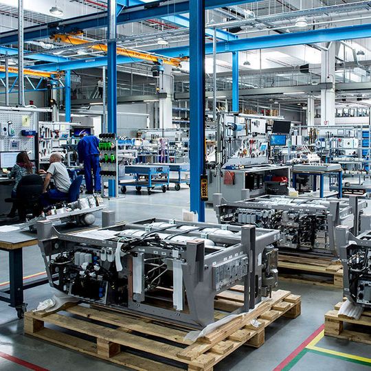 The railway business unit of the Knorr-Bremse Group has launched a test to introduce 3D metal printing in Budapest. The railway business unit of the Knorr-Bremse Group has launched a test to introduce 3D metal printing in Budapest.
